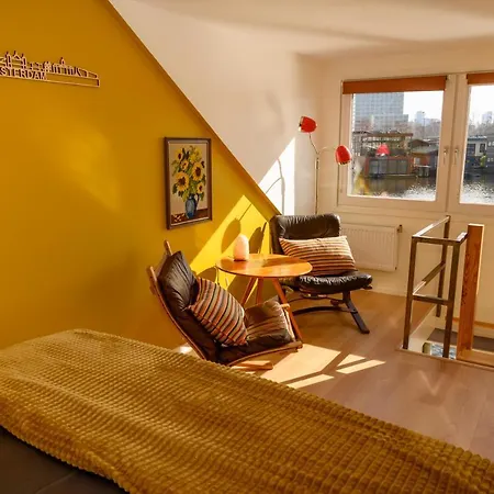 Houseboat Studio With Canalview And Free Bikes Amsterdam Exterior photo