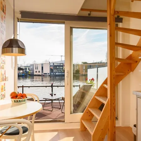 Houseboat Studio With Canalview And Free Bikes Amsterdam Exterior photo