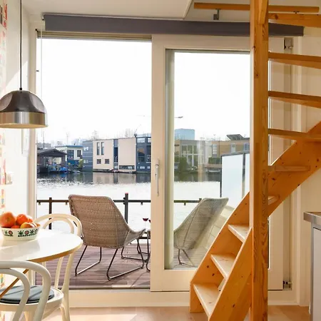Houseboat Studio With Canalview And Free Bikes Amsterdam Exterior photo