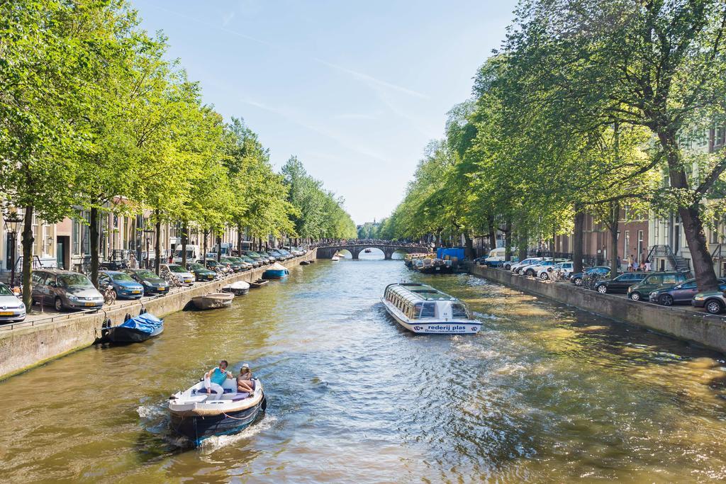 Couette-café Houseboat With Canalview And Free Bikes Amsterdam